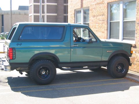 1996 Ford Bronco - rear end done, rides hella better, can't wait to get those damn front ones in.