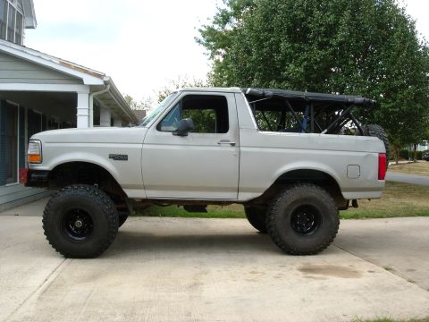 1995 Ford Bronco - After w/Superlift 6" coils and shocks and no change to the back.