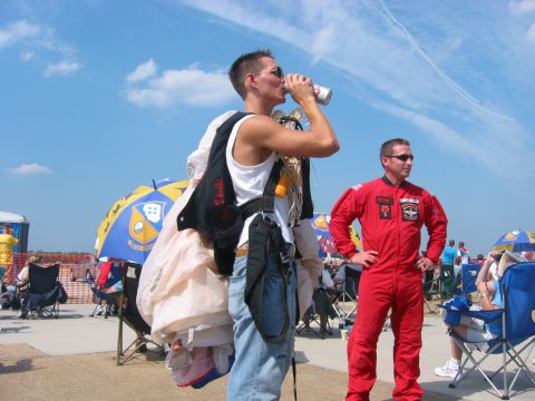 1989 Ford Bronco - Cant let a little parachut get in the way of me beer.