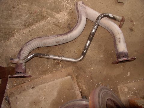 1990 Lincoln Town Car - Although we saved the driver's side air pipe, intact, the Y-pipe (after the stock cats it "Y"s back into a single) was pretty rotten and ha…