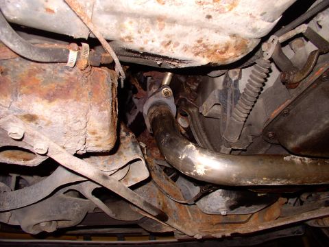 1990 Lincoln Town Car - Nice direct bend in 2 1/4" pipe, in spite of the 105 degree turn leaving us little room to make the corner.