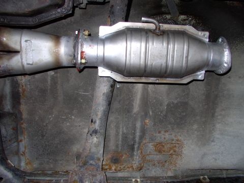 1990 Lincoln Town Car - When the welds cooled down enough I cleaned them up with a wire brush. Then I nailed them with Plasticote's 1500 degree exhaust paint to po…