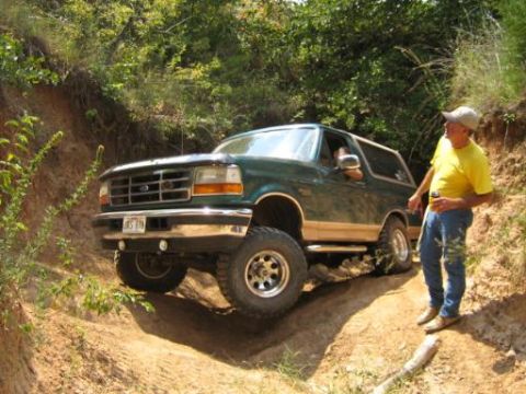 1996 Ford Bronco - flexing