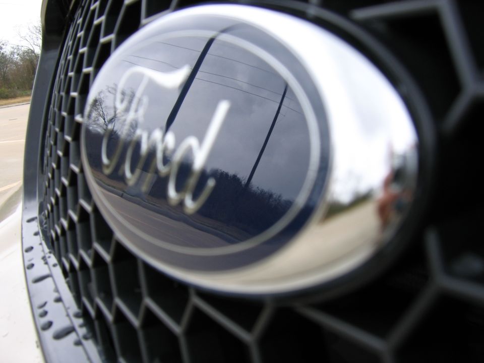 Close-up of 2000 Ford Crown Victoria grille with Ford emblem