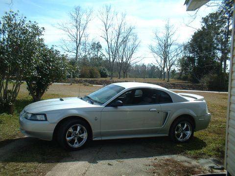 1999 Ford Mustang - This 1999 Ford Mustang coupe is parked on a sunny day.