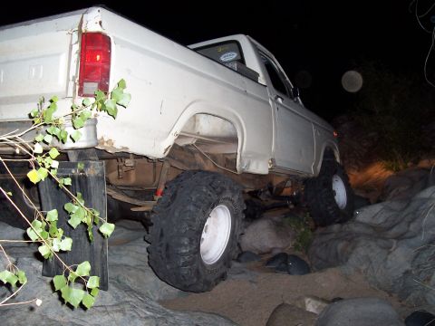 1981 Ford F-150 - Tire is 2' in the air