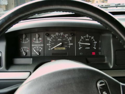 1992 Ford Bronco - The dashboard displays the vehicle's speed, RPM, fuel level, and oil pressure.