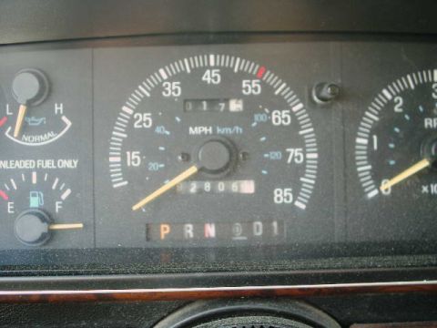 1988 Ford Bronco - The dashboard displays the speedometer, fuel level, and gear selection for the vehicle.