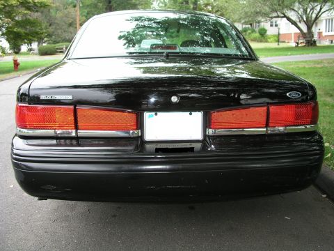 1997 Ford Crown Victoria photo