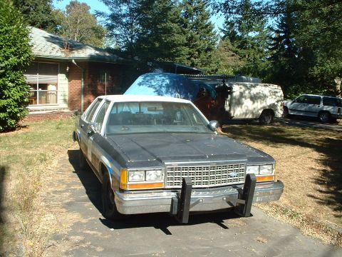 1999 Ford Crown Victoria - Now on this side of the mountains...staying at a friend's place.