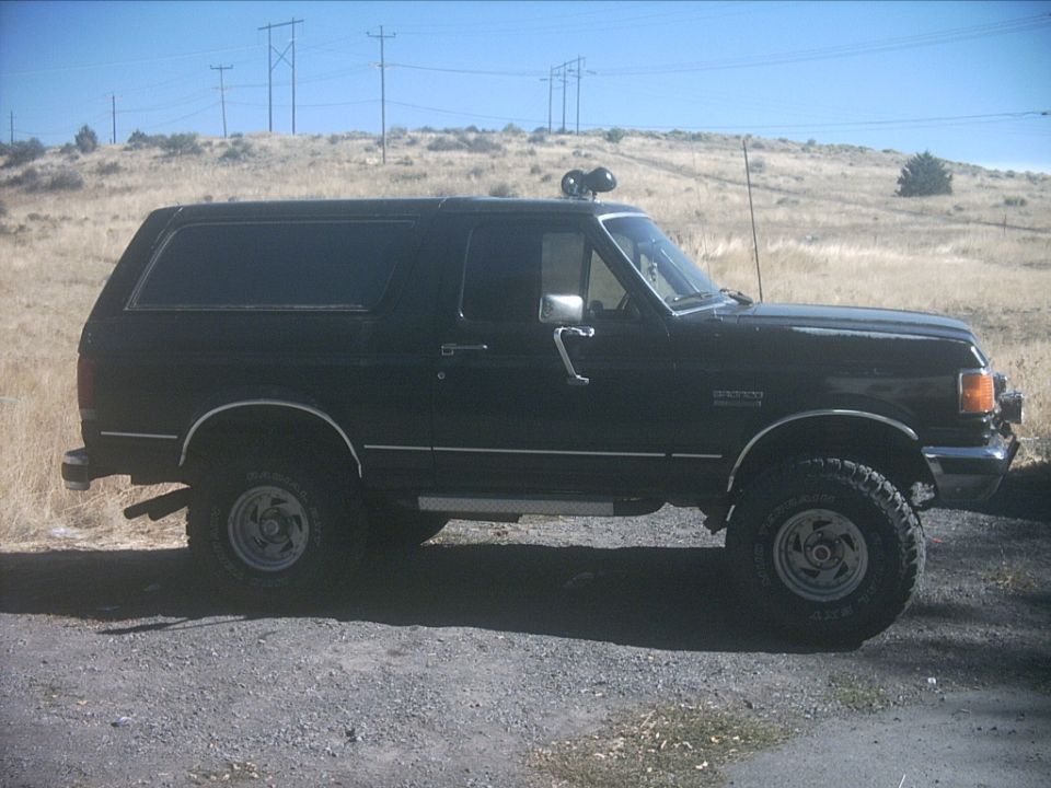 1987 Ford Bronco “Black Beast”