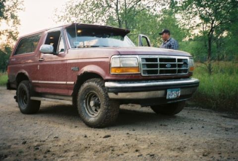 1993 Ford Bronco - 1st mod I did, was remove those yellow broken foglights, then small brushguard! First time out with my new BFG's 32x11.5R15 tires!! Notice…