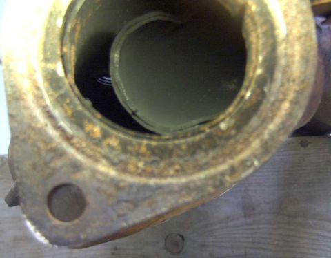1997 Ford Taurus - Thee internal baffle I cut out.
