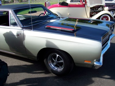 1972 Ford Ranchero - This 1972 Ford Ranchero has a two-tone paint job and aftermarket wheels.