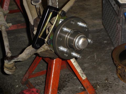 1966 Ford Fairlane - Baer hub installed on the front spindle.