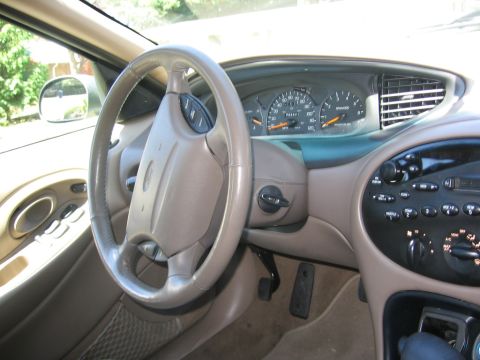 1998 Ford Taurus photo