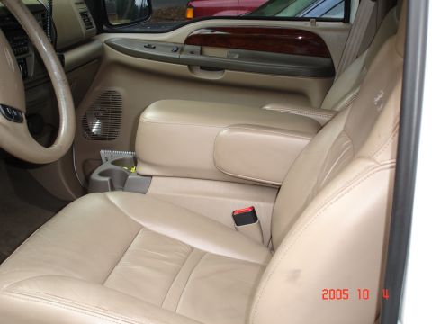 2001 Ford Excursion photo