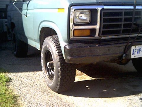 1981 Ford Bronco - Finally.Some decent traction.