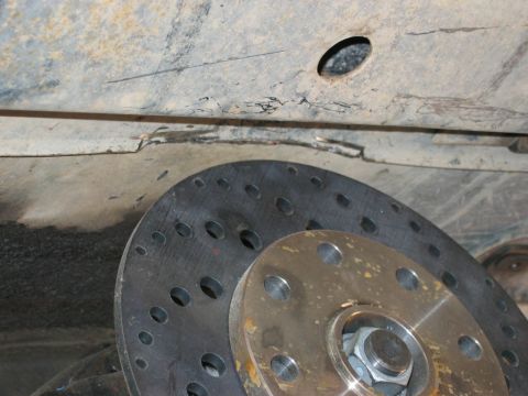 1978 Ford Bronco - Ebrake Clearance I have a 1 inch body lift to get the extra clearance but still tight