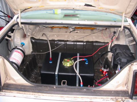 1985 Ford LTD Crown Victoria - Trunk of a 1985 Ford Crown Victoria LTD modified with a fuel cell and nitrous bottle.