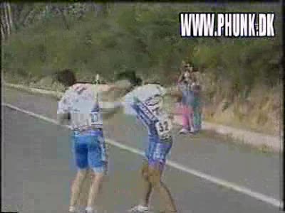 1979 Yamaha RD4Daytona Special - A couple of bike riders in the famous race get in a fight! :D :D