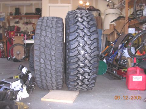 2004 Ford F-250 - the 315's are on a 10" wheel and the 305's are on factory 7.5"