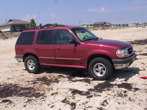 1999 Ford Explorer photo