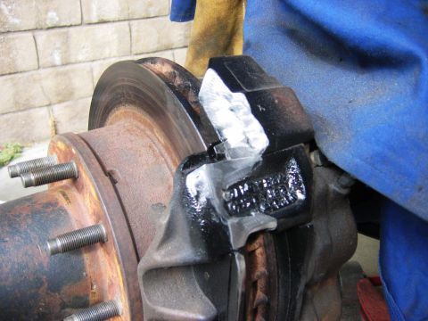 1985 Ford Bronco - grinded the caliper and bracket down