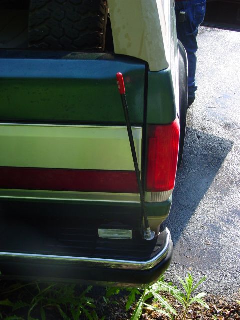 1989 Ford Bronco - Only doesn't fit once. Just a little hamering and everything was back into shape.
