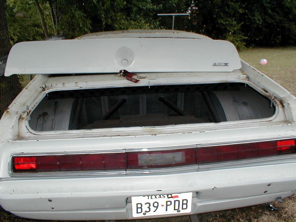 Ther rear tub job was done up pretty nice for some POOR BOYS...just to show ya you can go fast and still have a regular job.. (ya just dont get to eat thats all...lol)