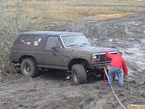 1981 Ford Bronco - jackin it up.
