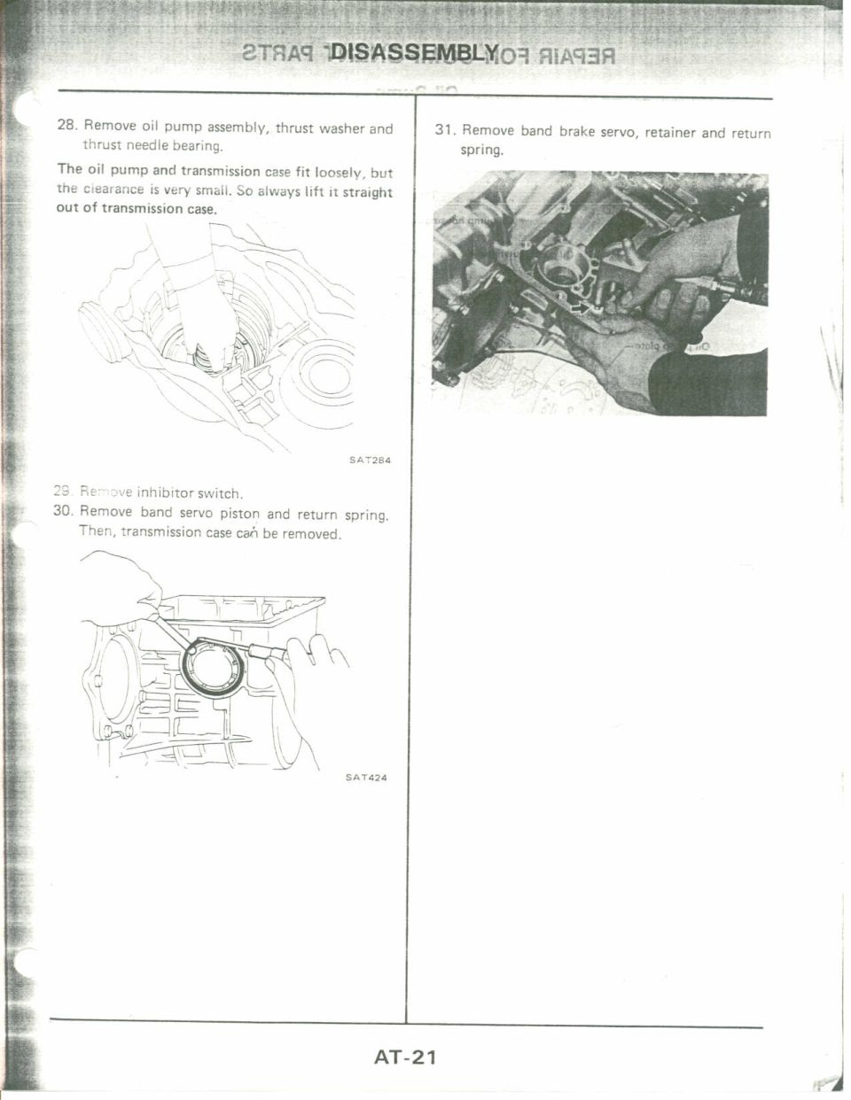 Service manual page AT-21 showing automatic transmission disassembly steps 28 through 31