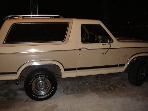 1984 Ford Bronco photo