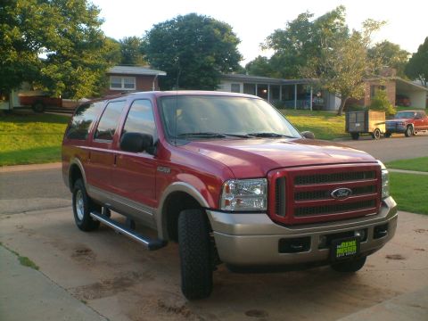 2005 Ford Excursion photo