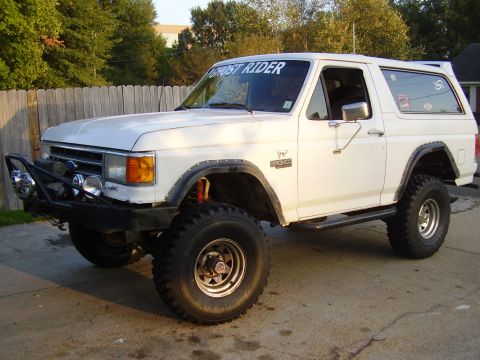 1990 Ford Bronco - BABY GOT NEW SHOES