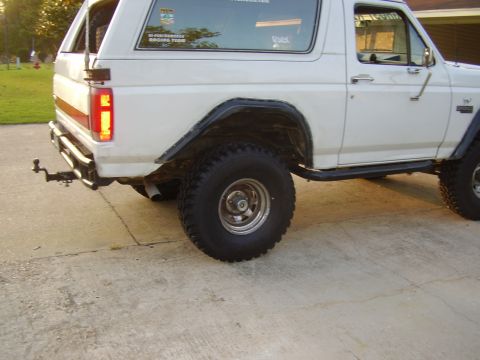 1990 Ford Bronco - MAN TIRES