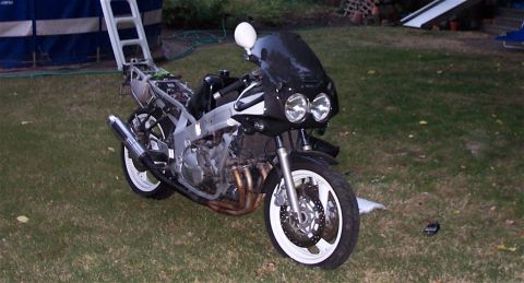 1990 Yamaha FZR600 “Yamaha FZR600”
