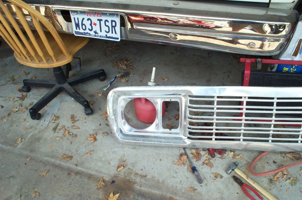 Chrome grille and bumper with Texas license plate W63 TSR