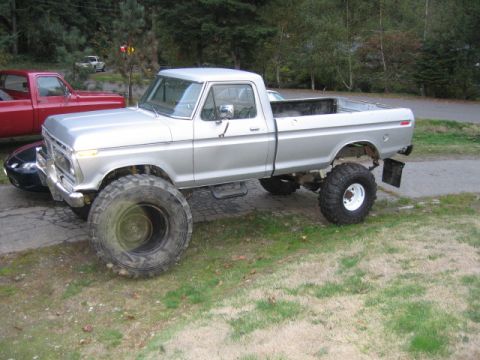 1976 Ford F-150 - Here are my new 46" michelins. Did I go too big :)