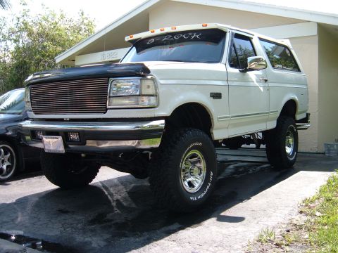 1995 Ford Bronco “sexy beast”
