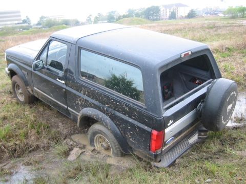 1995 Ford Bronco - first good stuck. notice the main reason for getting a new rear bumper.