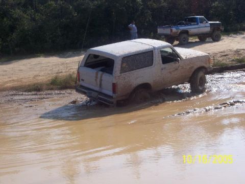1987 Ford Bronco - Bearfoot25 checking the depth