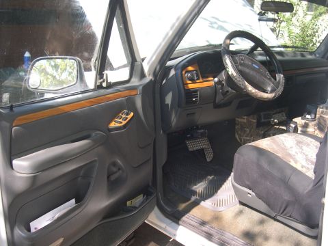 1992 Ford Bronco - driver door