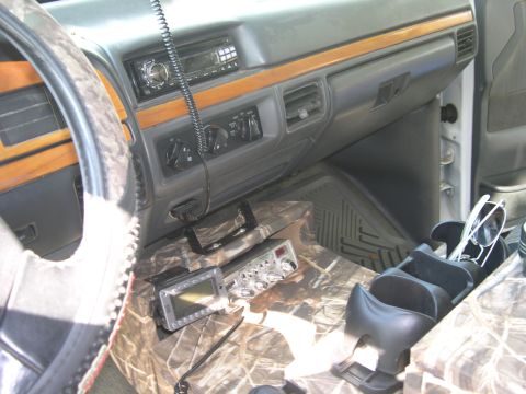 1992 Ford Bronco - center console