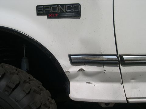 1992 Ford Bronco - body damage just dents no rust