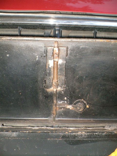 1989 Ford Bronco - locking mechanism