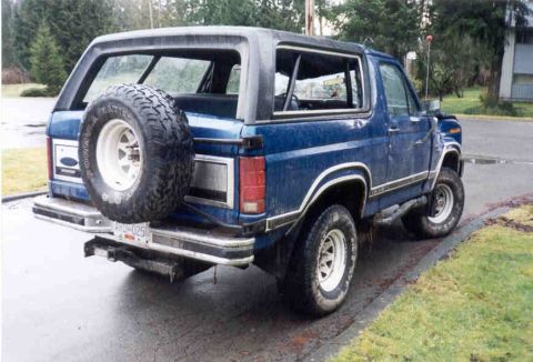 1989 Ford Bronco - This blue Ford Bronco appears to be from 1989, matching the registry's claim.