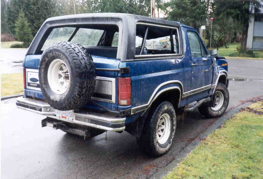 1989 Ford Bronco rear view with spare tire mounted externally