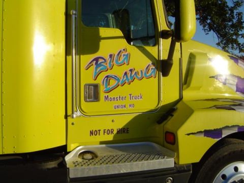 1979 Ford Bronco - A monster truck named 'BIG DAWG' is shown with text indicating its location in Union, MO.