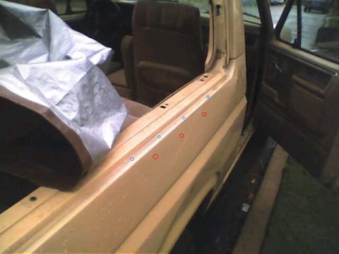 1994 Ford Bronco - The interior of this Ford Bronco appears to be from the 1980s, not the 1990s as claimed.